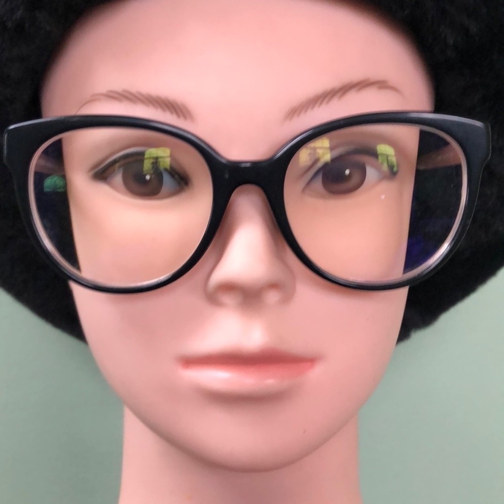 Michael Kors Eyeglasses. 52 18 140 - Picture 4 of 8